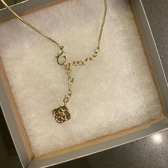 Kendra Scott Mara gold necklace in platinum drusy - Picture 4 of 4